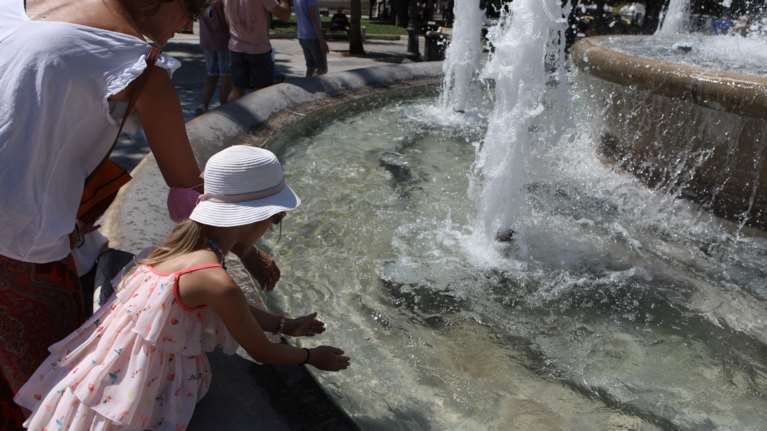 Ο καύσωνας Κλέων κάνει... διάλειμμα: Μικρή πτώση της θερμοκρασίας –  Δριμύτερος από την Πέμπτη με 43άρια