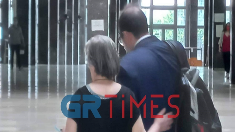 &quot;Δεν τον χτυπούσα για να τον σκοτώσω&quot;: Προκαλεί η 89χρονη που έδερνε τον 91χρονο σύζυγό της