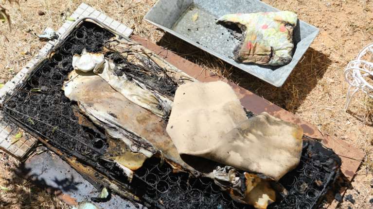 Φρίκη στα Άνω Λιόσια: Ο 59χρονος τεμάχισε τον πατέρα του πριν τον κάψει - &quot;Πέθανε τον Φεβρουάριο, δεν είχα χρήματα να τον θάψω&quot;