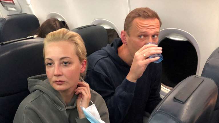 Η σύζυγος του Ναβάλνι συναντά τους υπουργούς Εξωτερικών της ΕΕ - Μπαράζ συλλήψεων υποστηρικτών του Ναβάλνι στη Ρωσία