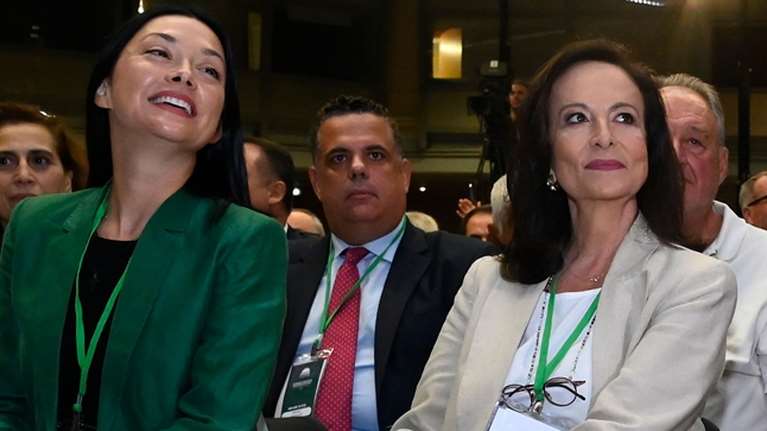 ΠΑΣΟΚ: &quot;Καρφιά&quot; Γιαννακοπούλου σε  Διαμαντοπούλου: &quot;Κάποιοι ήδη μοιράζουν θέσεις και αξιώματα...  Ας σοβαρευτούν&quot;