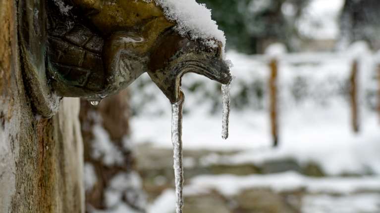 Κακοκαιρία &quot;Μήδεια&quot;: Μείον 20 δείχνει το θερμόμετρο στην Κοζάνη - Οι χαμηλότερες θερμοκρασίες