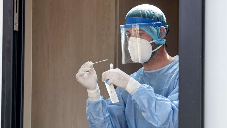 Κορονοϊός: Θα πάθουμε σοκ σήμερα από τον αριθμό των κρουσμάτων- Πάνω από 3.000