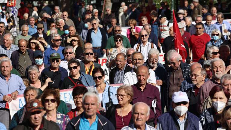 Οι τελικές αλλαγές για τους συνταξιούχους που εργάζονται - Οι κρατήσεις ανάλογα με το επάγγελμα