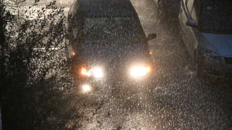 Έντονη βροχή και καταιγίδα στην Αττική - Συστάσεις της Πολιτικής Προστασίας σε δήμους και Περιφέρειες