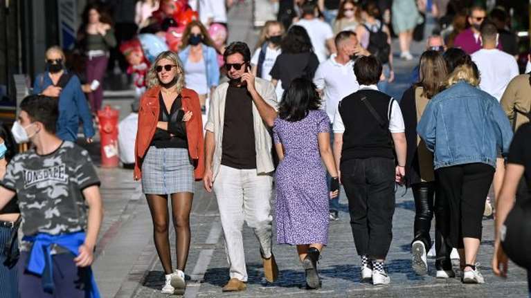 Κορονοϊός: 1.904 νέα κρούσματα σήμερα - 732 διασωληνωμένοι και 60 θάνατοι