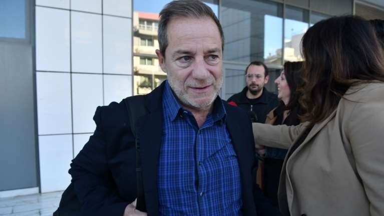 Στο Εφετείο με χαμόγελα ο Δημήτρης Λιγνάδης: "Δεν είμαι βιαστής - Θα μιλήσω όταν τελειώσει η δίκη" [εικόνες]