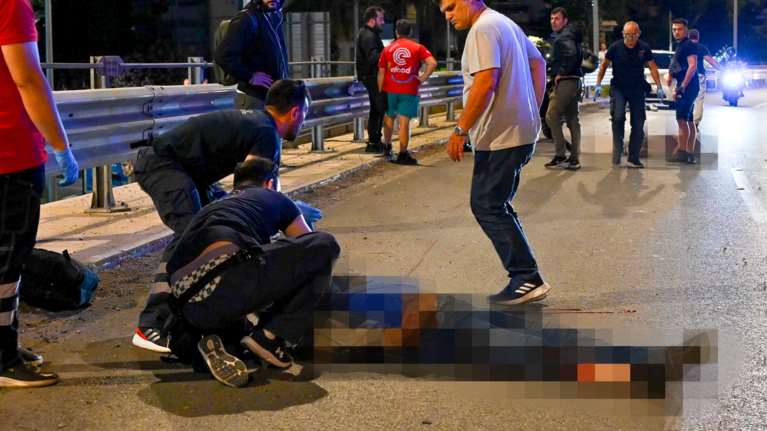 Π. Φάληρο: Τραγικό τροχαίο με μηχανή στην Ποσειδώνος - Νεκροί οι δύο αναβάτες - Προσοχή, σκληρές εικόνες