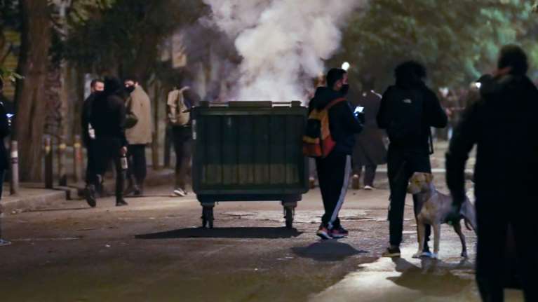 Πολυτεχνείο: Επεισόδια στα Εξάρχεια - Μολότοφ και χημικά σε Θεσσαλονίκη και Πάτρα [Εικόνες - Βίντεο]