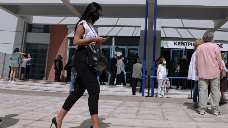 Εμβόλιο για όλους: Άνοιξε η πλατφόρμα για τους 18 και άνω με Johnson &amp; Johnson - Όλα τα εμβόλια διαθέσιμα για τους 30+