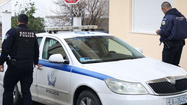 Θεσσαλονίκη: Ελεύθερη με όρους η 50χρονη που κατηγορείται ότι δολοφόνησε τον σύζυγό της με υδράργυρο- Μαζί της τα παιδιά