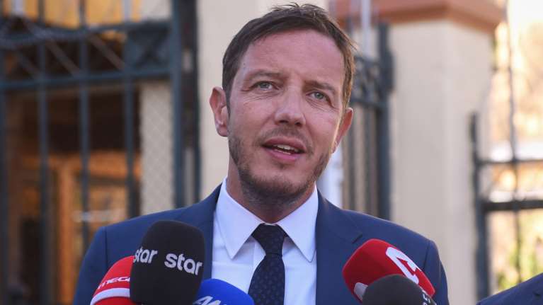 Σπύρος Δημητρίου: Πειθαρχική έρευνα σε βάρος του δικηγόρου για το μπουκάλι που πέταξε σε συνάδελφό του στο δικαστήριο