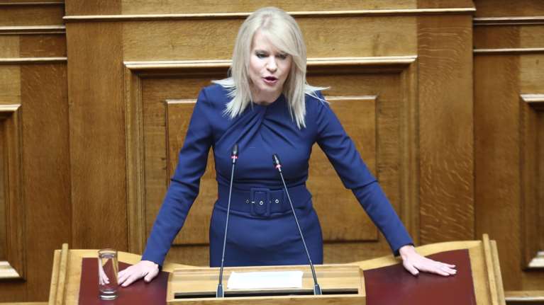 Τζάκρη κατά Κακλαμάνη που είπε &quot;καλύτερα να φύγει&quot; ο 31χρονος αστυνομικός: &quot;Αυτό είναι προτροπή σε ευθανασία&quot;