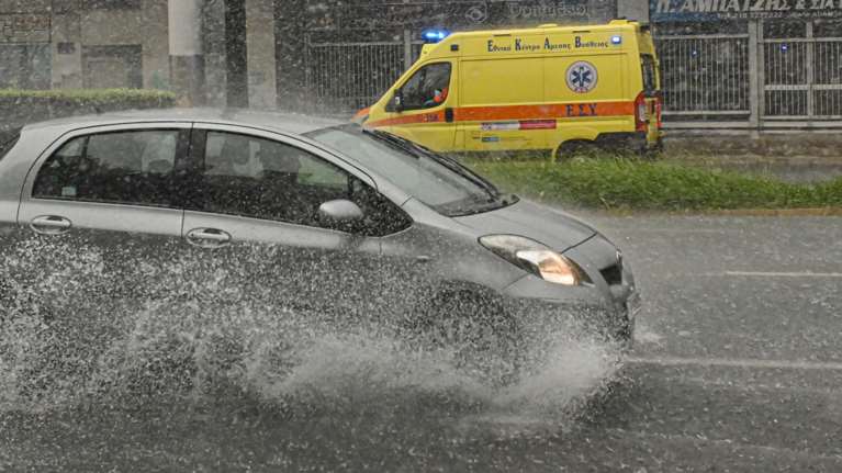 Εκτακτο δελτίο καιρού επιδείνωσης καιρού: Ποιές περιοχές θα "χτυπήσει" η κακοκαιρία EVA - Ερχεται αγριεμένη στην Αττική