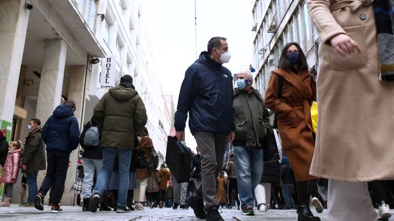 Κορονοϊός: Στόχος η πλήρης άρση των μέτρων τον Μάρτιο πλην της μάσκας - Το σχέδιο και τα επόμενα βήματα