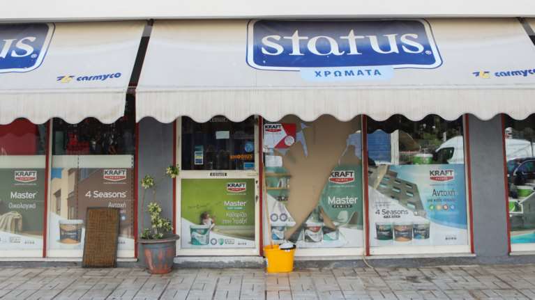 Δολοφονία στη Γλυφάδα: Σκότωσε με μαχαίρι τον σύντροφο της μητέρας του και παραδόθηκε - &quot;Είχαμε διαφορές&quot;