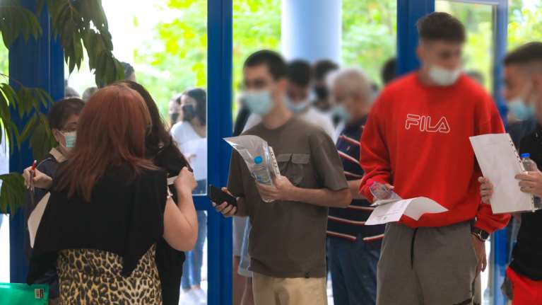 Πανελλήνιες 2021: Ποίημα του Νίκου Γκάτσου και οι προσδοκίες των νέων για το μέλλον είναι τα θέματα στη Νεοελληνική Γλώσσα