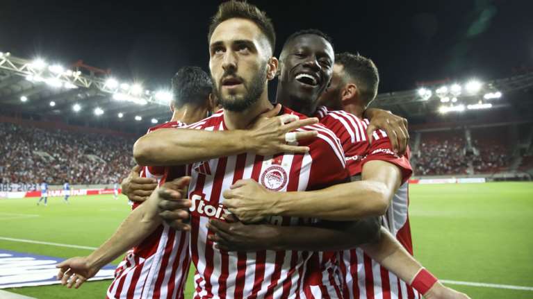 Με γκολ από τα αποδυτήρια ο Ολυμπιακός κέρδισε την Γκενκ - Για τη ρεβάνς στην Τούμπα ο ΠΑΟΚ, 0-0 με Χάιντουκ