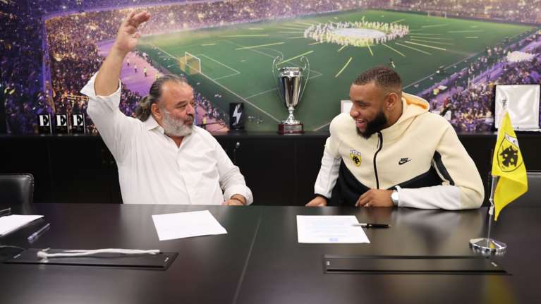 Ο Μουκουντί ανανέωσε μέχρι το 2029 με την ΑΕΚ - Το βίντεο της συμφωνίας και οι ατάκες Ηλιόπουλου