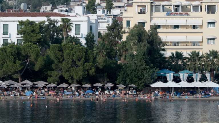 North Evia-Samos Pass: Πότε ανοίγει ξανά η πλατφόρμα - Voucher έως και 300 ευρώ για διακοπές τον Σεπτέμβρη