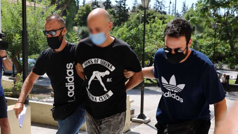 Ηλιούπολη - &quot;Βόμβα&quot; από τη δικηγόρο της 19χρονης: Πιθανόν να συμμετείχαν και άλλοι αστυνομικοί στο κύκλωμα μαστροπείας