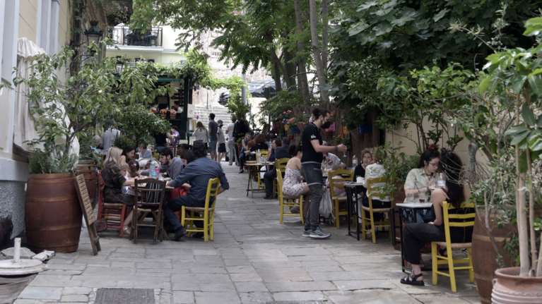 Κορονοϊός: 2.422 νέα κρούσματα σήμερα - 37 θάνατοι και 364 διασωληνωμένοι