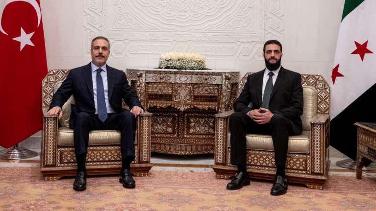 Το &quot;μακρύ χέρι&quot; της Τουρκίας στη Συρία και τα σενάρια για ΑΟΖ δοκιμάζουν την ελληνοτουρκική προσέγγιση