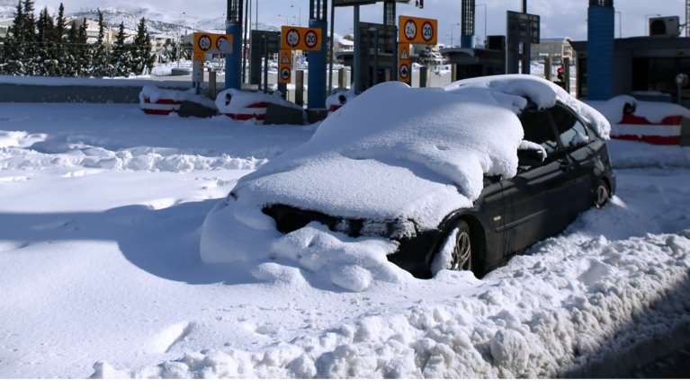 Κακοκαιρία  &quot;Ελπίς&quot;: Το χρονικό ενός φιάσκου στην Αττική Οδό - Εισέπρατταν διόδια και έστειλαν εκχιονιστικά μετά από 11 ώρες