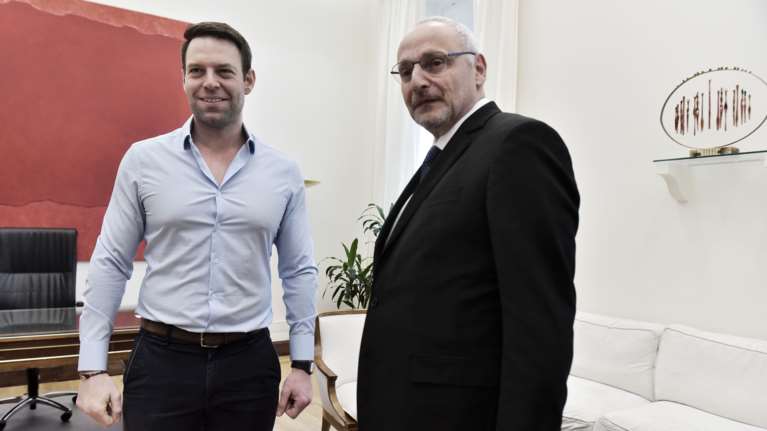 Πρέσβης Ισραήλ στην Αθήνα: &quot;Ήλπιζα πως ο Κασσελάκης θα καταδίκαζε τις θηριωδίες της Χαμάς&quot;