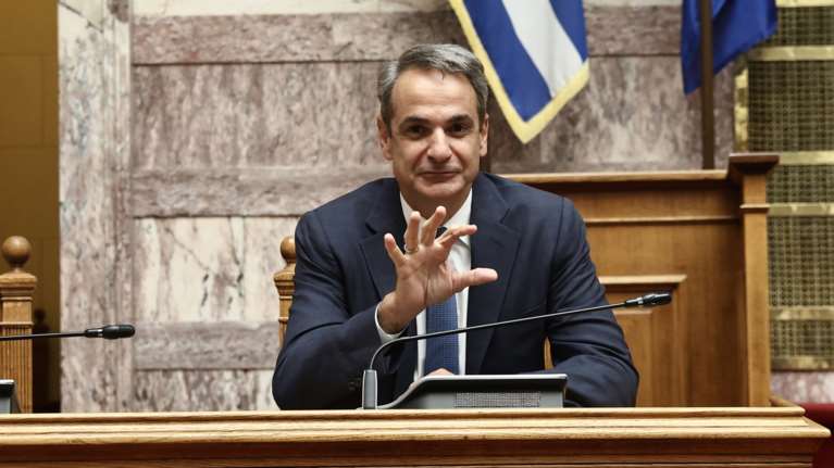 Ο Μητσοτάκης απάντησε σε όσους θέλουν &quot;επιστροφή στις ρίζες&quot; της ΝΔ: Με τη διεύρυνση κερδίσαμε 5 εκλογές, όχι στο μικρό κόμμα