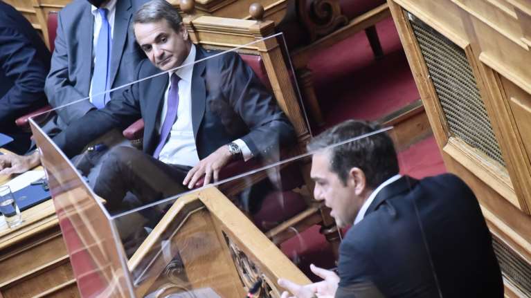 Σκληρή σύγκρουση Μητσοτάκη - Τσίπρα στη Βουλή για τις υποκλοπές - Τι θα πει ο πρωθυπουργός