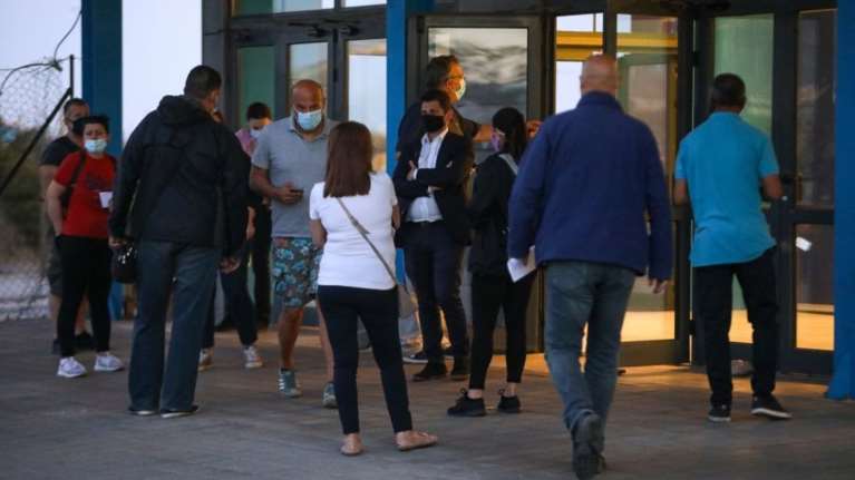 Θεμιστοκλέους: Το πιστοποιητικό εμβολιασμού δεν λήγει μετά το εξάμηνο