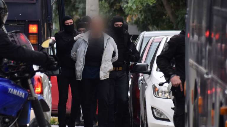 Στον εισαγγελέα οι δέκα συλληφθέντες για συμμετοχή σε τρομοκρατικές ενέργειες [εικόνες]