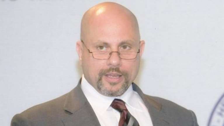 Απάντηση της ΕΚΕ στον Κούβελα για Χαρδαλιά: "Καμία συσχέτιση εμβολίων και οξέων ισχαιμικών επεισοδίων"