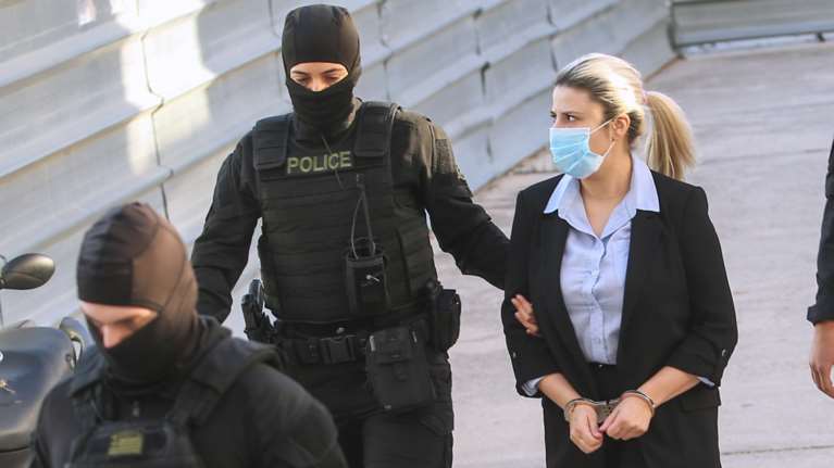 Επίθεση με βιτριόλι: Δεν θα μείνει στη φυλακή για 15 χρόνια η Κακαράντζουλα - Σε πόσο καιρό θα είναι ελεύθερη [Βίντεο]