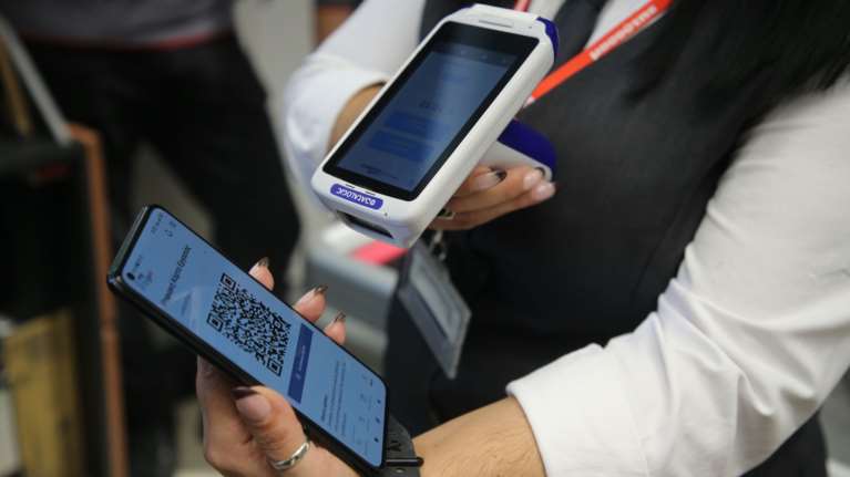 Ψηφιακή κάρτα εργασίας: Από 1η Ιουλίου η πλήρης εφαρμογή σε βιομηχανία και λιανεμπόριο