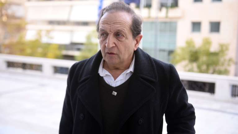 Δίκη Φιλιππίδη: Γιατί ξέσπασε σε κλάματα ο Μπιμπίλας ενώ κατέθετε - Το ευχαριστώ του βουλευτή και ηθοποιού [βίντεο]