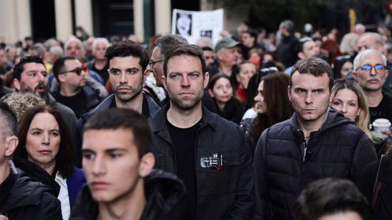 O Κασσελάκης απαντά στον Μητσοτάκη γιατί σπούδασε σε ξένο ιδιωτικό ΑΕΙ: Εκεί δεν είναι αντισυνταγματική μπίζνα της ΝΔ