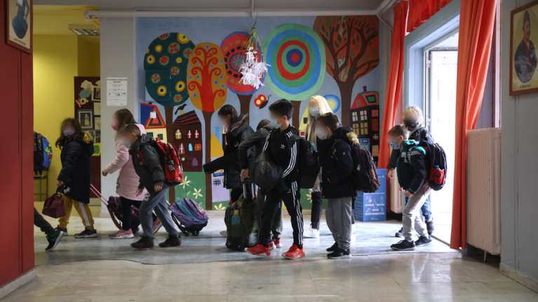 Σχολεία: Τέλος το self test για μαθητές - Πώς θα γίνει η επιστροφή από τις διακοπές του Πάσχα - Αλλάζει το πρωτόκολλο