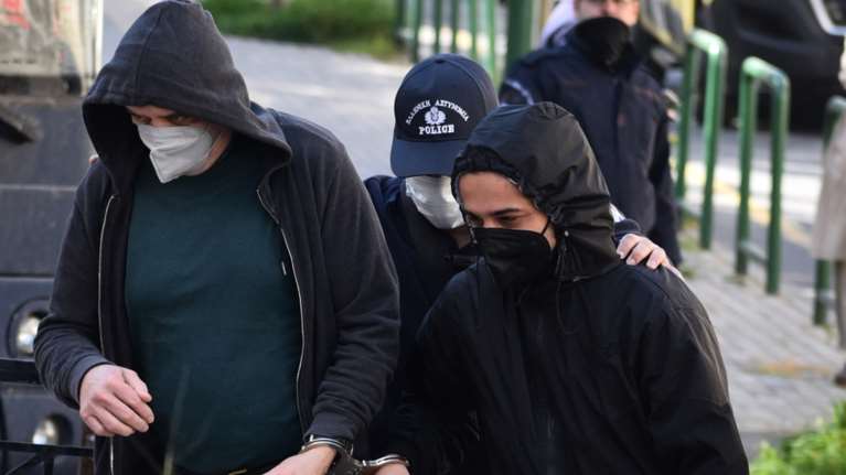 Κολωνός: Ένοχος ο Μίχος για τον βιασμό της 12χρονης - Αθώα για τη μαστροπεία η μητέρα