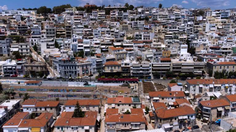 Καμπάνια του ΠΑΣΟΚ με τον Ανδρουλάκη για το πρόβλημα της στέγασης: &quot;Το ακριβότερο δικαίωμα στην Ελλάδα&quot;