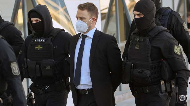 Δίκη Μπάμπη Αναγνωστόπουλου: Διακοπή για τις 12 Απριλίου - Δήλωσε... έγγαμος και χήρος