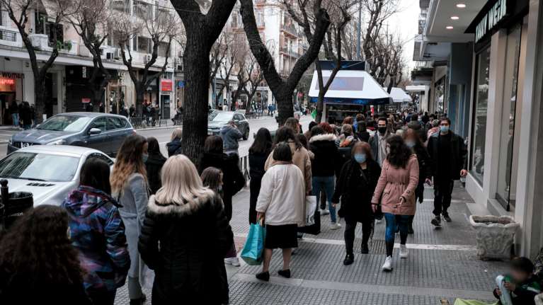 Ανοίγει σήμερα ξανά το λιανεμπόριο σε Αχαΐα και Θεσσαλονίκη - Πώς θα λειτουργήσουν τα καταστήματα
