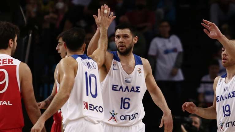 Προκριματικά Μουντομπάσκετ 2023: Δύσκολη νίκη για την Εθνική μας, 72-71 την Τουρκία