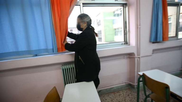 Μυτιλήνη: Σάλος με καθηγήτρια που αρνείται να φορέσει μάσκα - Ενθαρρύνει τους μαθητές να κάνουν το ίδιο