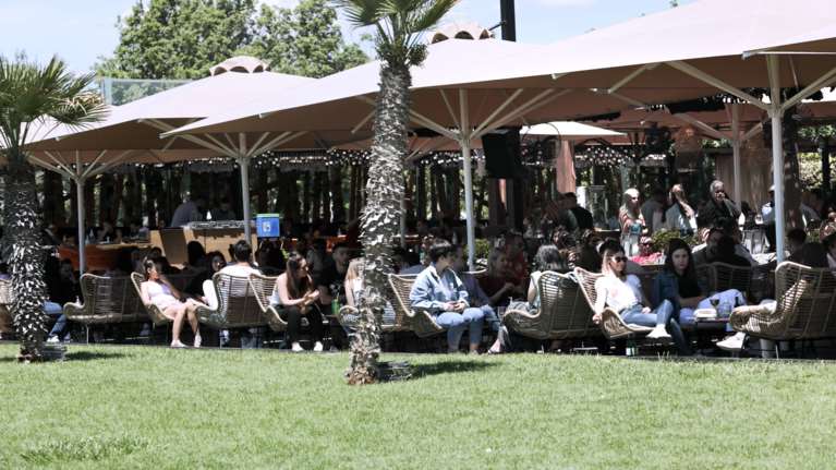 Μόσιαλος: Ξεχάστε την ανοσία της αγέλης με την παραλλαγή Δέλτα- Ποιοι είναι οι κίνδυνοι με το &quot;ελευθέρας&quot; των εμβολιασμένων