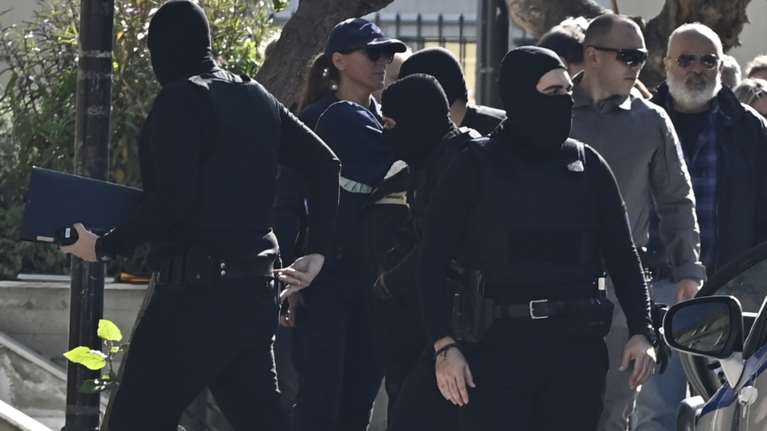 Εκρηξη στους Αμπελόκηπους: Στον εισαγγελέα ο 26χρονος συλληφθείς – Πήρε προθεσμία για το Σάββατο