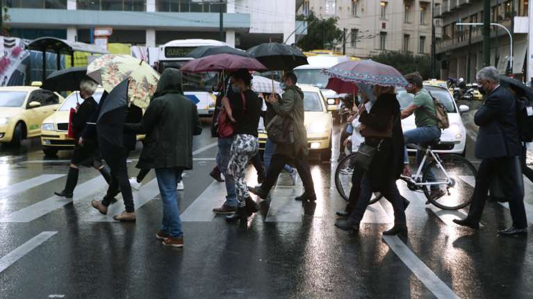 Καιρός: Βροχές, καταιγίδες, χαλαζοπτώσεις και χιόνια - Νέο κύμα κακοκαιρίας ως την Τετάρτη