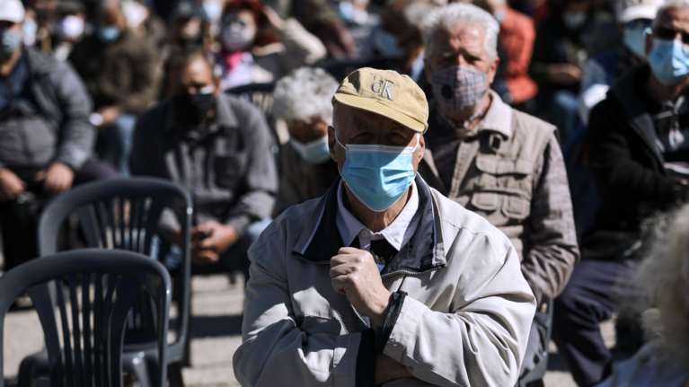 &quot;Βόμβα&quot; από το Ελεγκτικό Συνέδριο: Συνταγματική η κατάργηση των δώρων στους συνταξιούχους του Δημοσίου