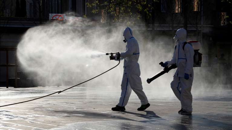 Κορονοϊός: Συνεχίζεται το δράμα στη Γαλλία -  574 νέοι θάνατοι, περίπου 15.000 συνολικά